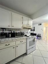 1747 Rodman St - Photo 3