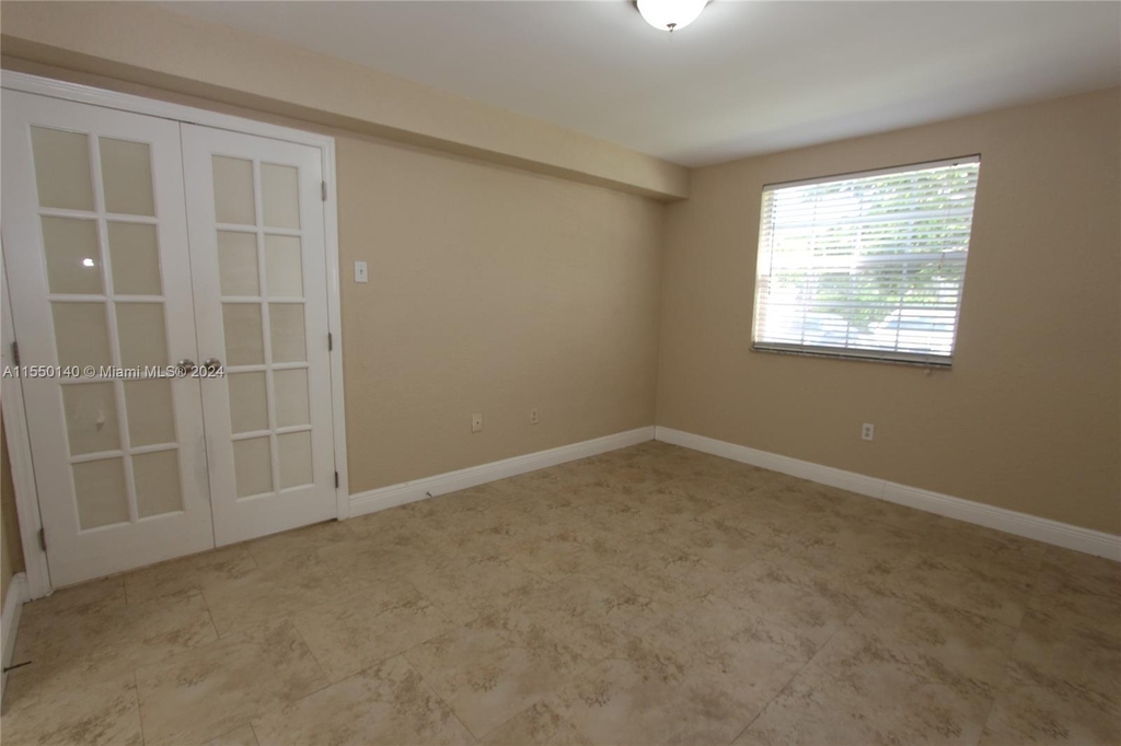 2851 N Oakland Forest Dr - Photo 11