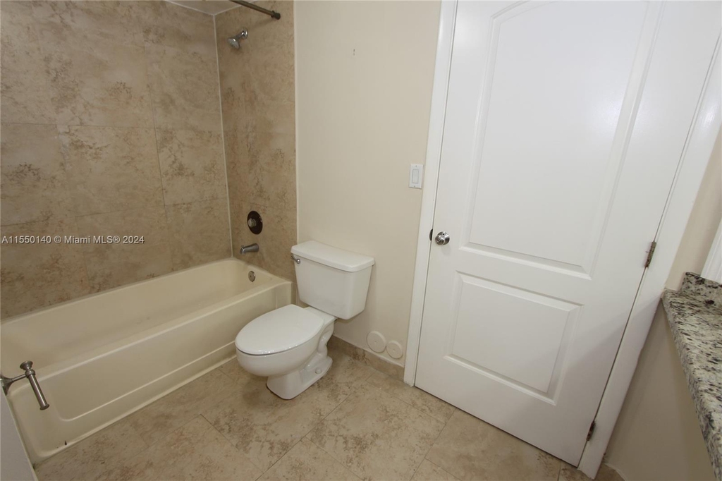 2851 N Oakland Forest Dr - Photo 15