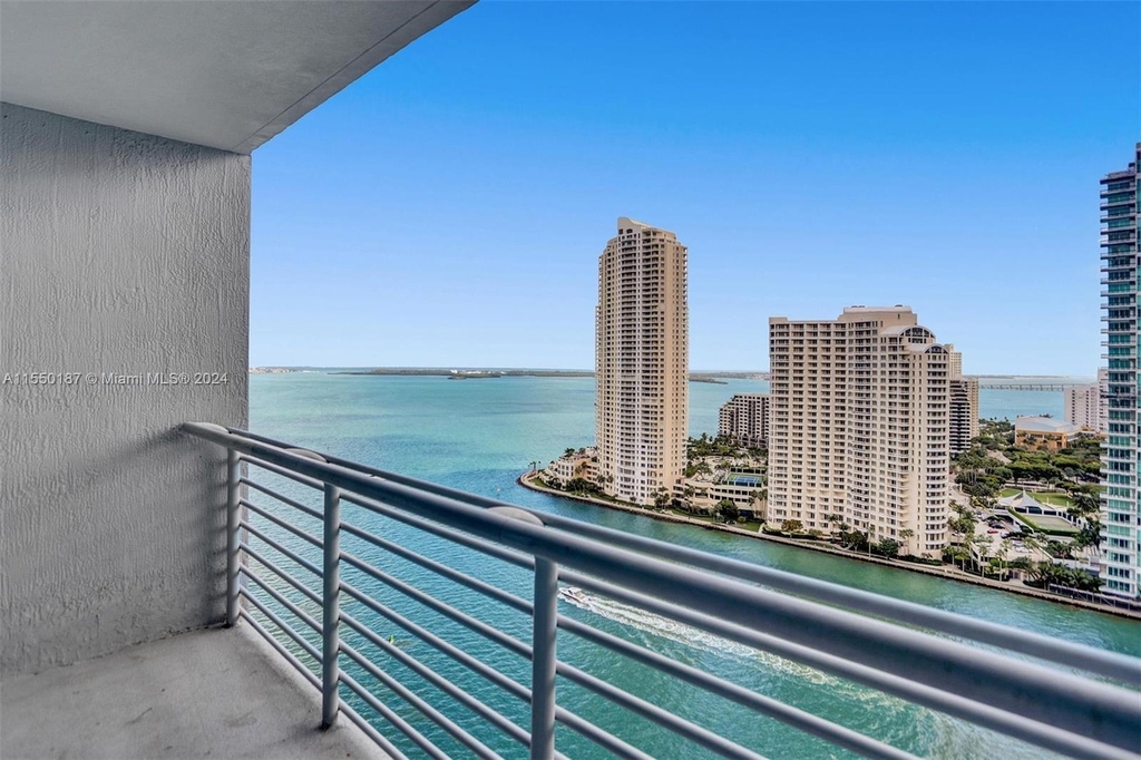 335 S Biscayne Blvd - Photo 2