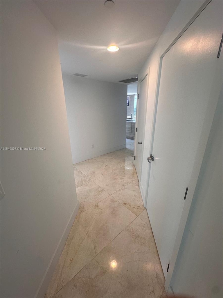 16385 Biscayne Blvd - Photo 6