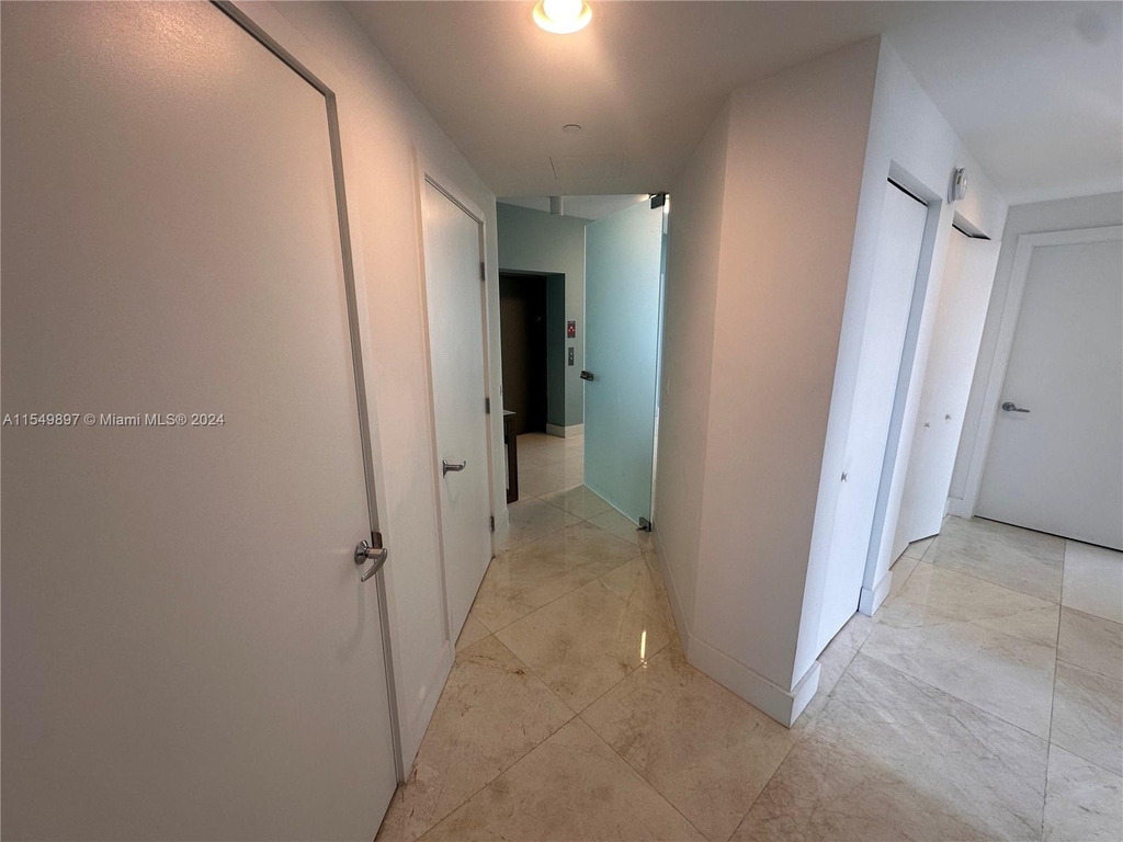 16385 Biscayne Blvd - Photo 8