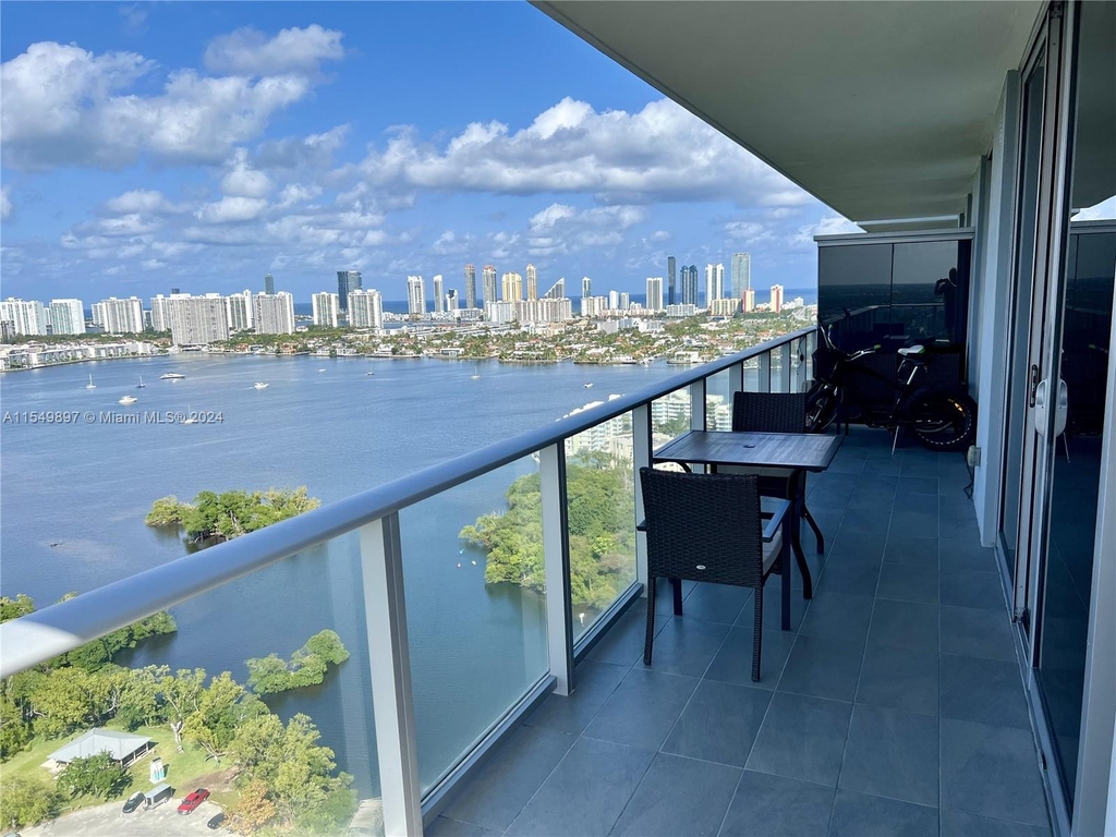 16385 Biscayne Blvd - Photo 36