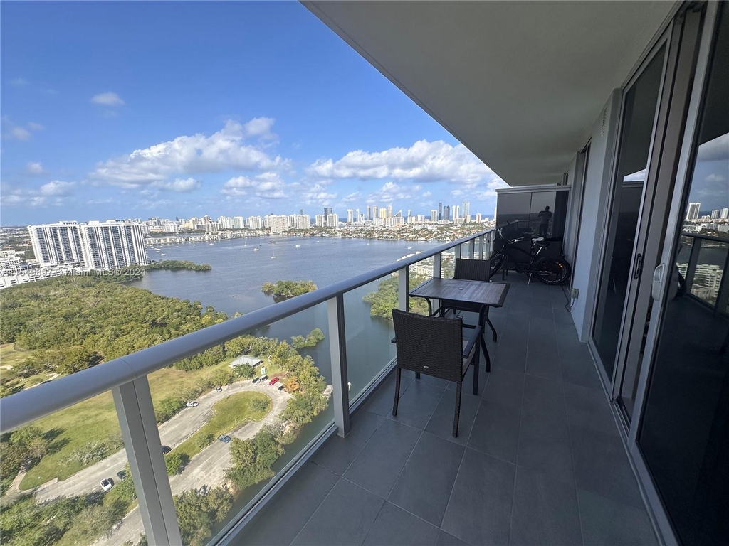 16385 Biscayne Blvd - Photo 38