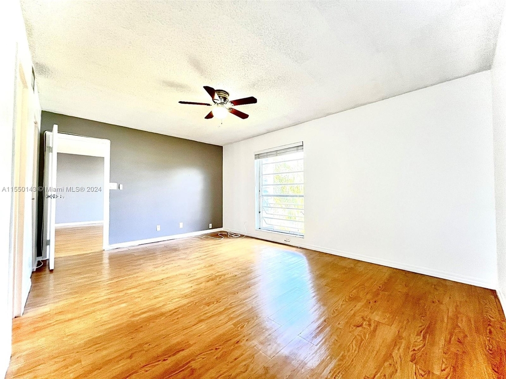 8330 Sands Point Blvd - Photo 3