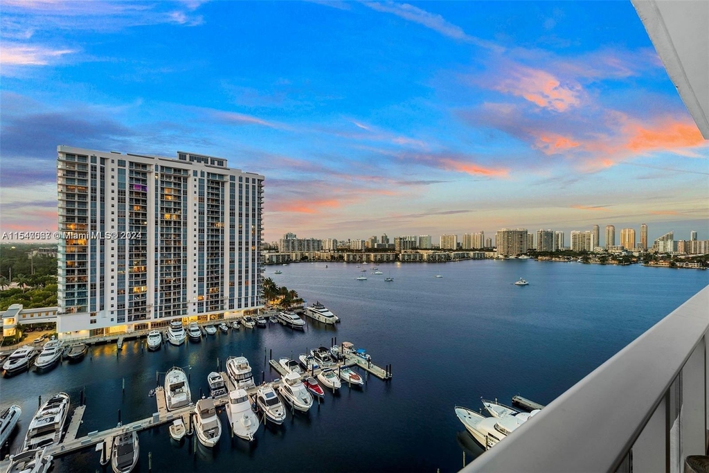 17111 Biscayne Blvd - Photo 47