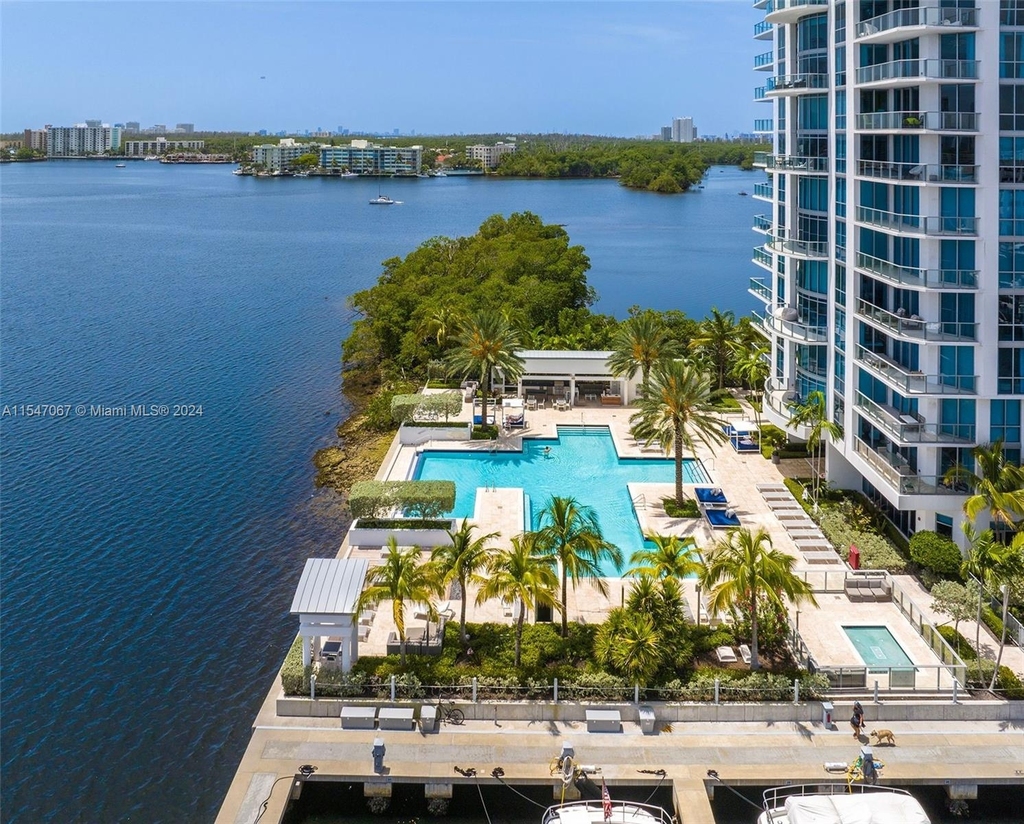 17111 Biscayne Blvd - Photo 49