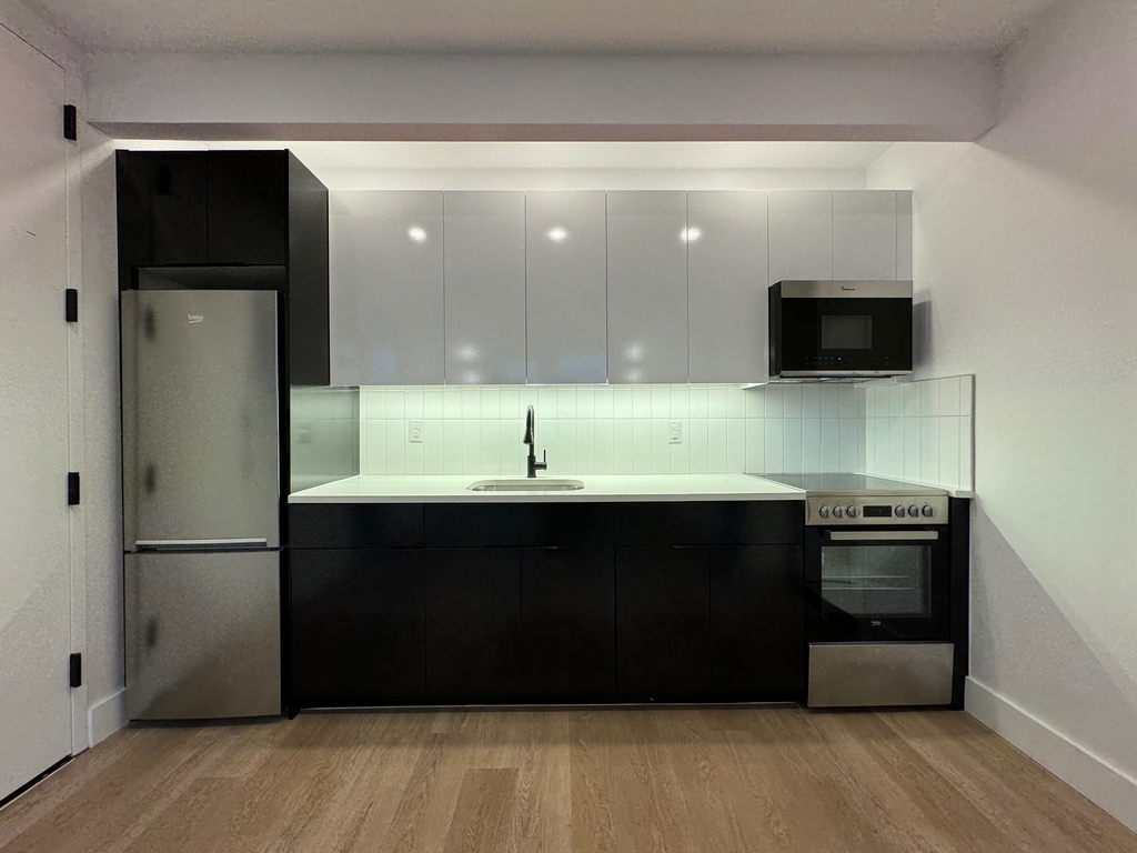 1040 President Street - Photo 4