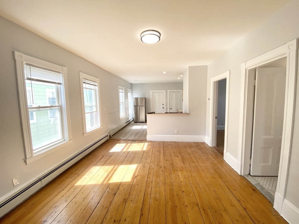 108 Beacon St - Photo 2