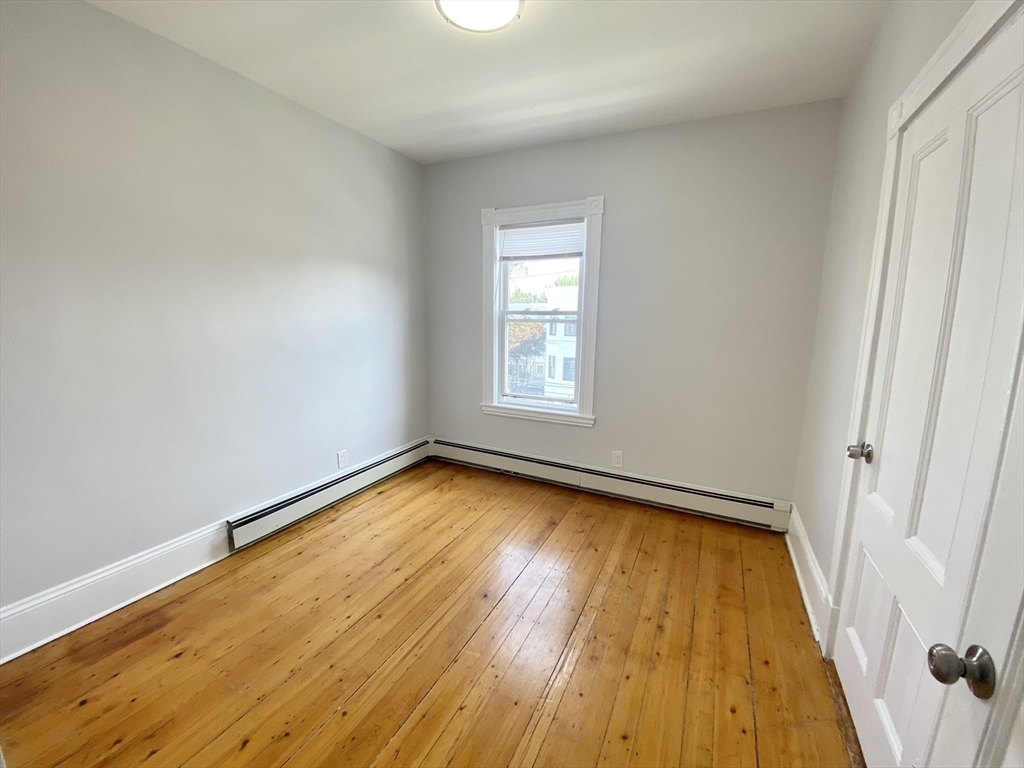 108 Beacon St - Photo 4