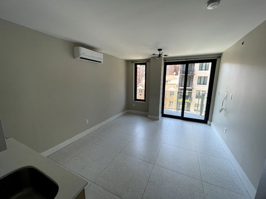 1669 East 19th Street - Photo 3