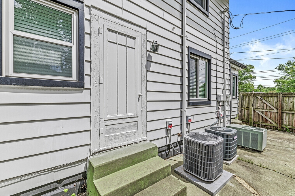 7040 Rockville Road - Photo 41