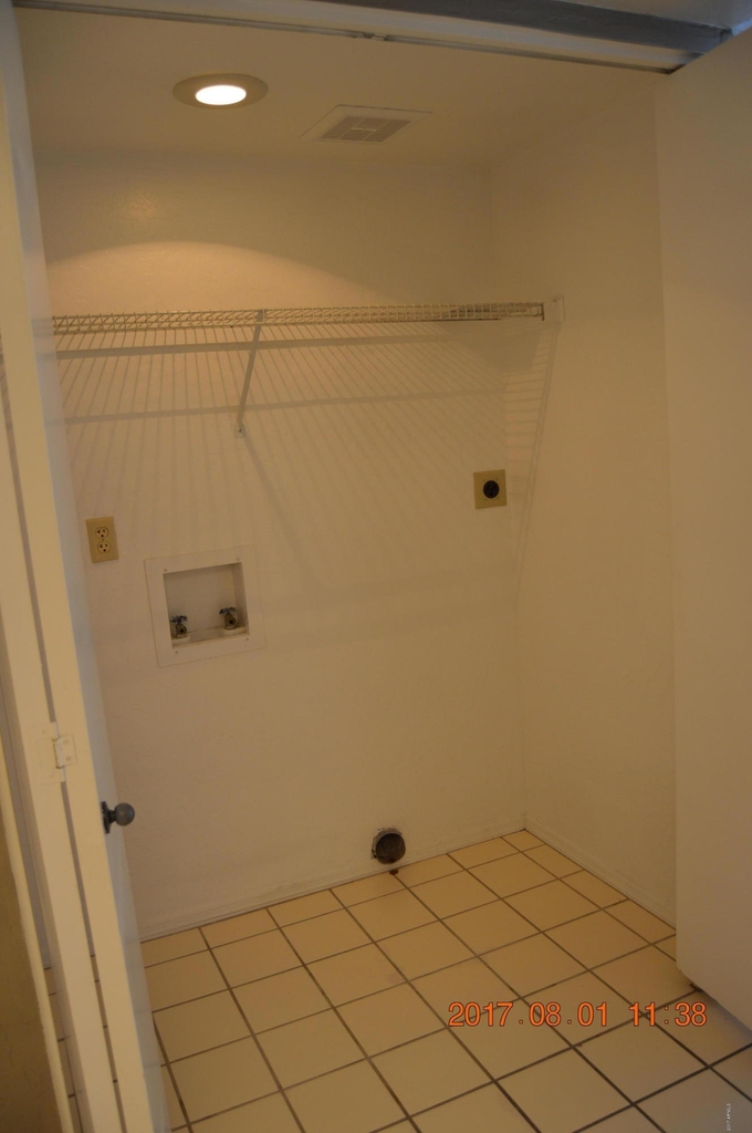 1111 W Summit Place - Photo 8