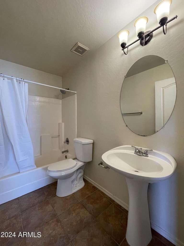 1702 E Blackhawk Drive - Photo 10