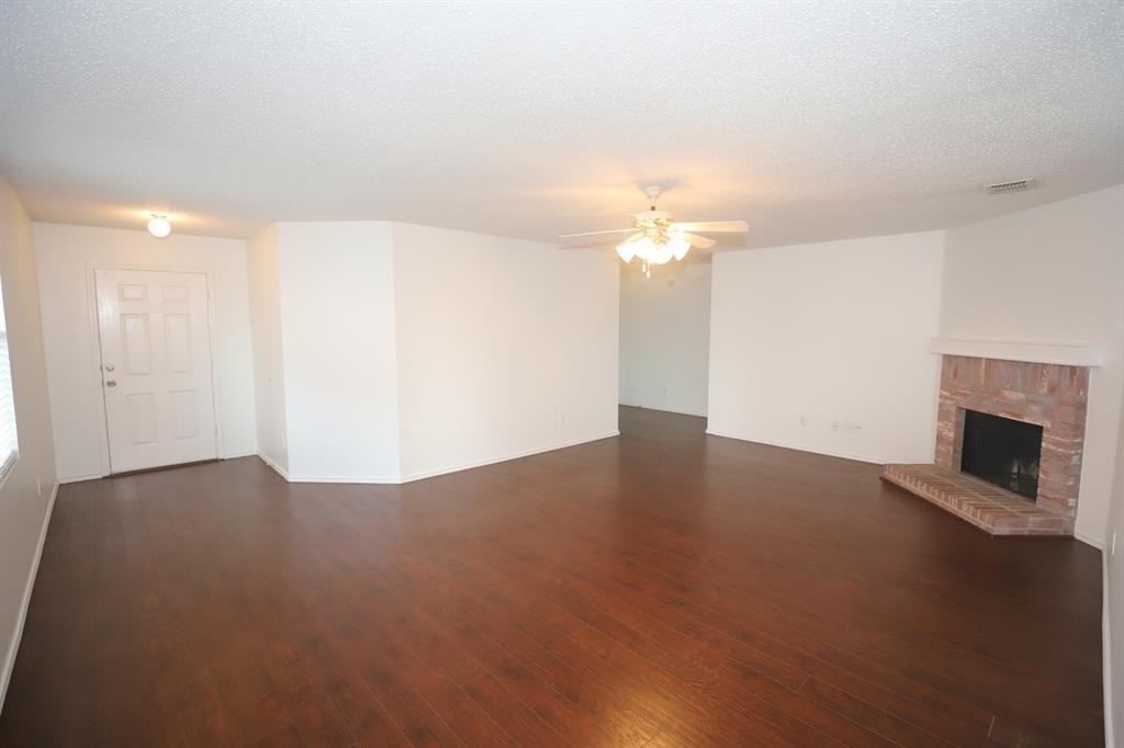 1704 Silverwood Lane - Photo 2