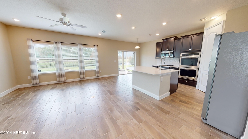 201 Silver Creek Place - Photo 4