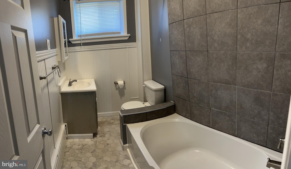 126 E Berkley Avenue - Photo 9