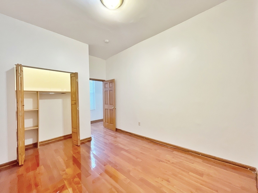 1343 W 18th Street - Photo 10