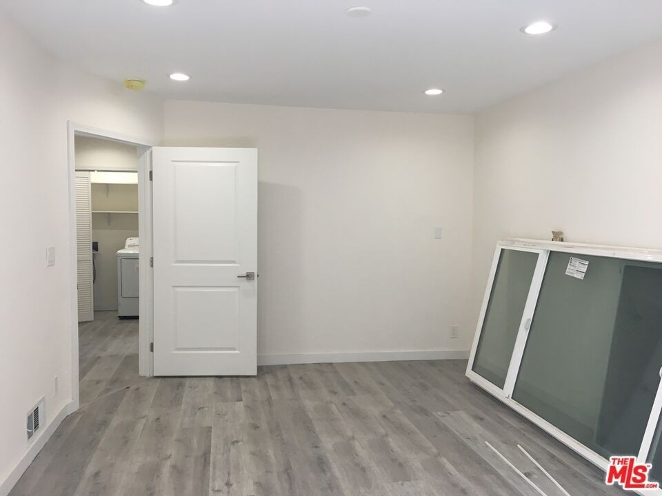 1118 S Holt Ave - Photo 5