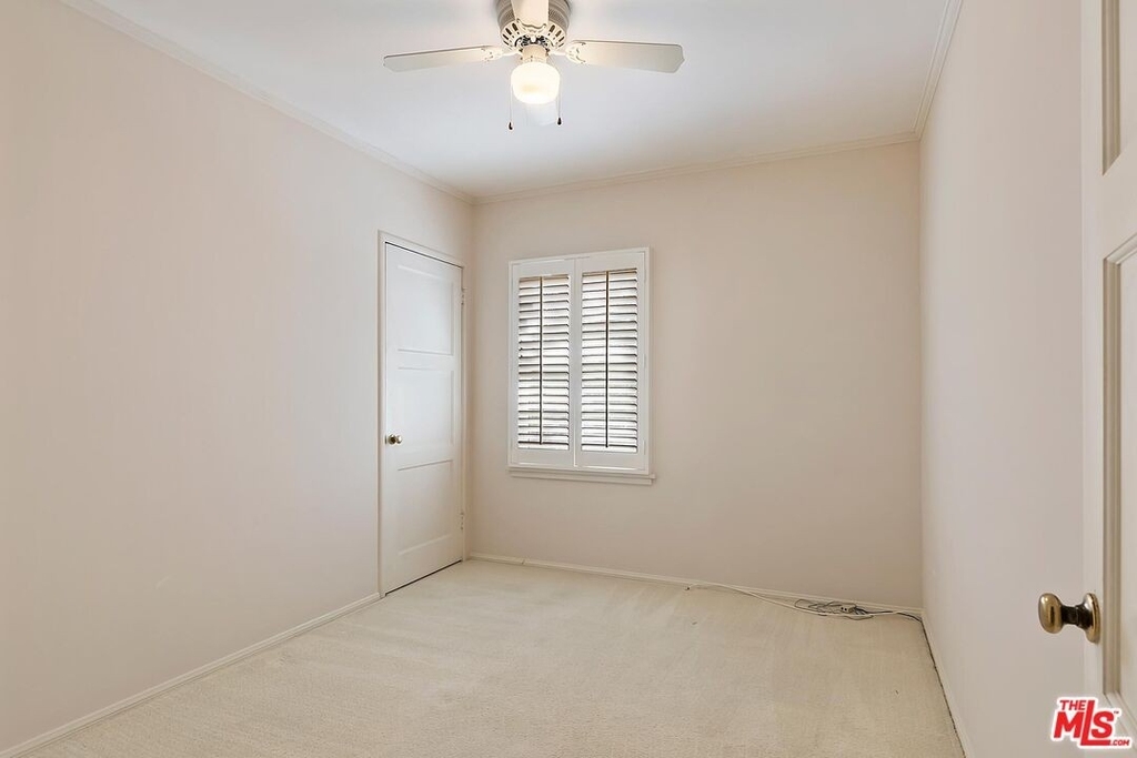 4267 Irvine Ave - Photo 27