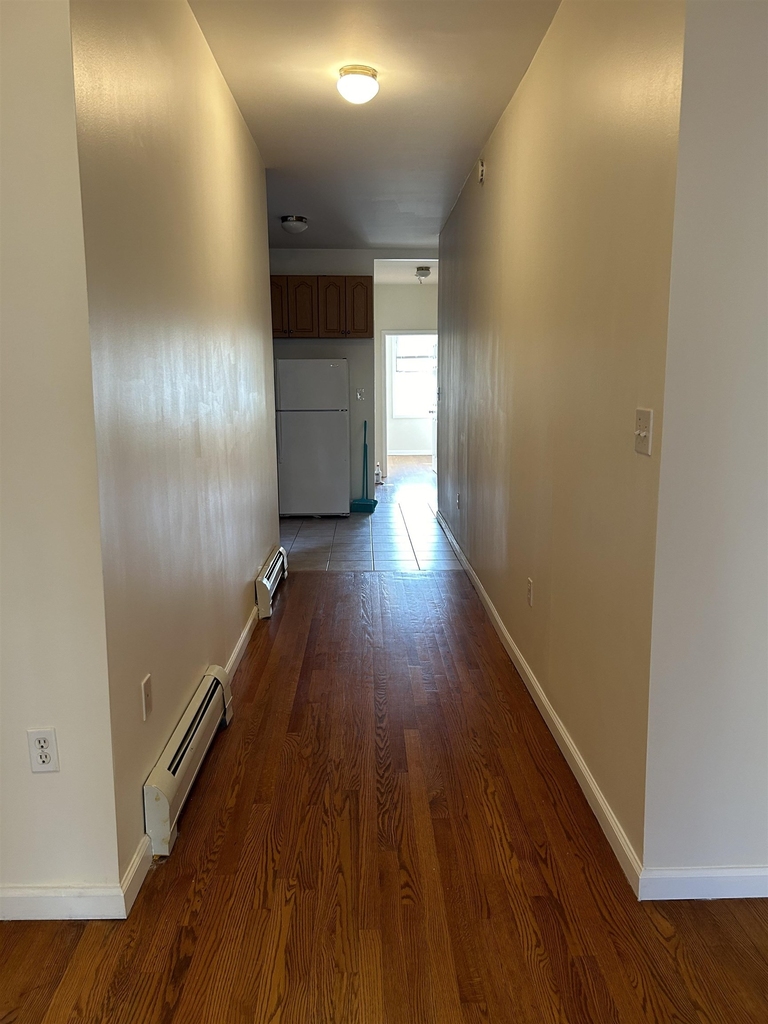 5609 Hudson Ave - Photo 4