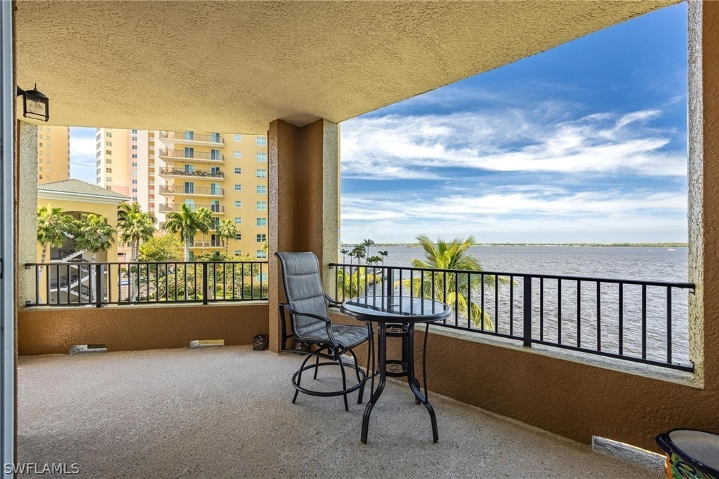 2825 Palm Beach Boulevard - Photo 4