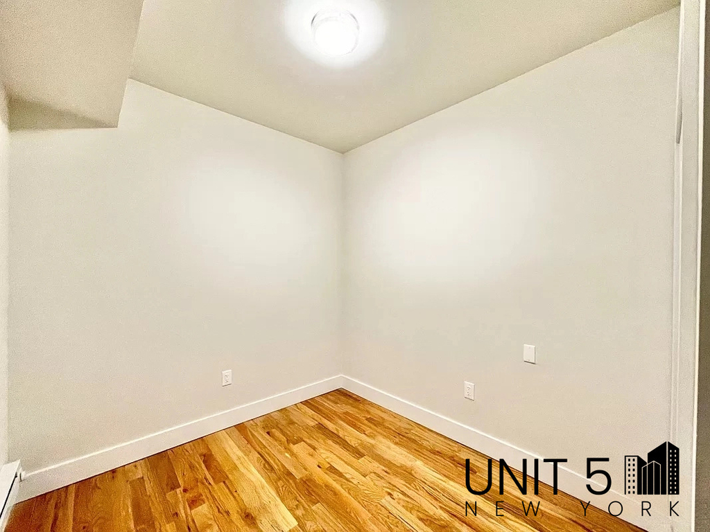 221 Schenectady Avenue - Photo 11