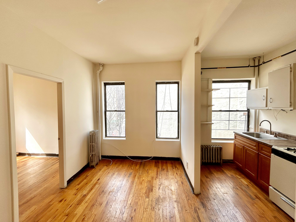 328 East 14th Street - Photo 4