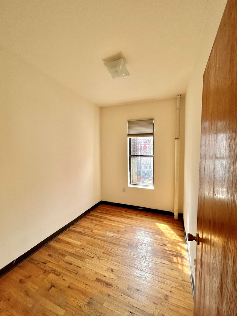 328 East 14th Street - Photo 2