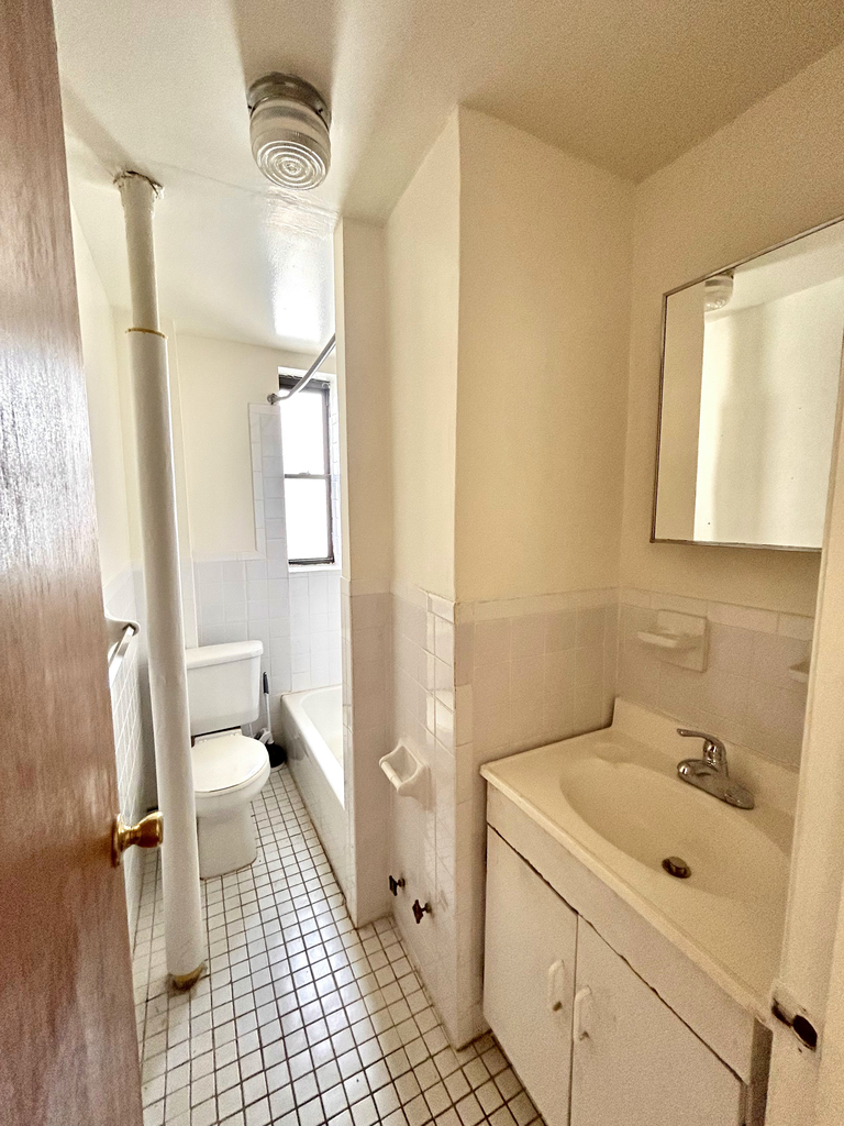 328 East 14th Street - Photo 6