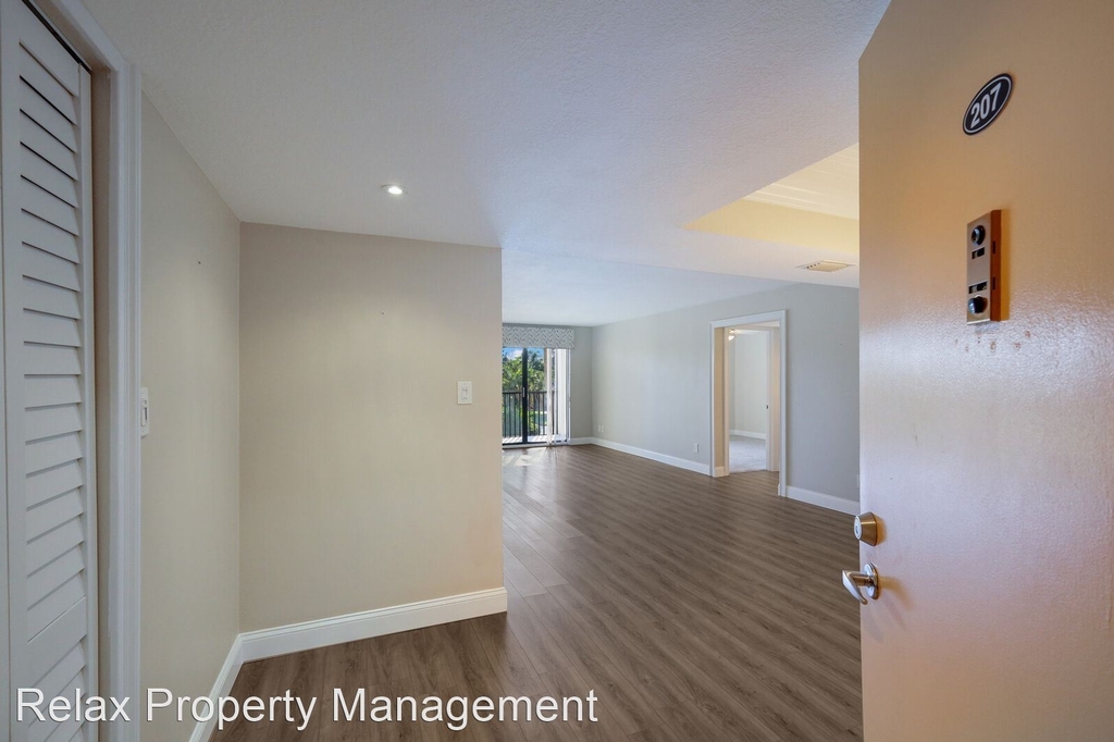 6124 43rd St W Apt 207a - Photo 4