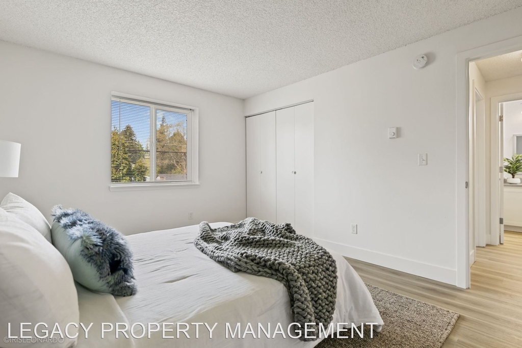 2500 Se 157th - Photo 5