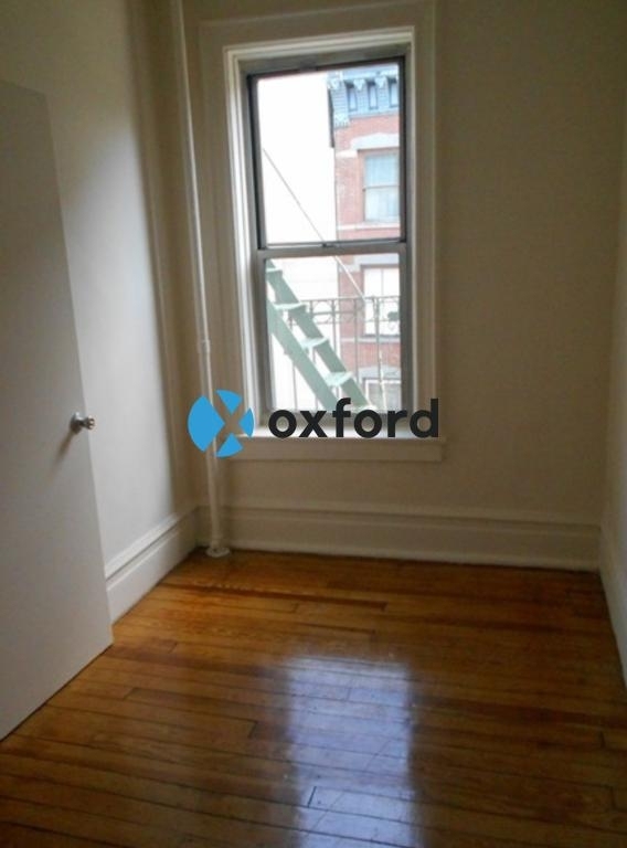 2-Bedroom Apartment for Rent in SoHo - Photo 3