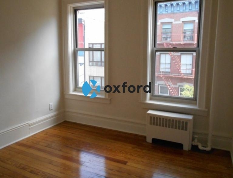 2-Bedroom Apartment for Rent in SoHo - Photo 0
