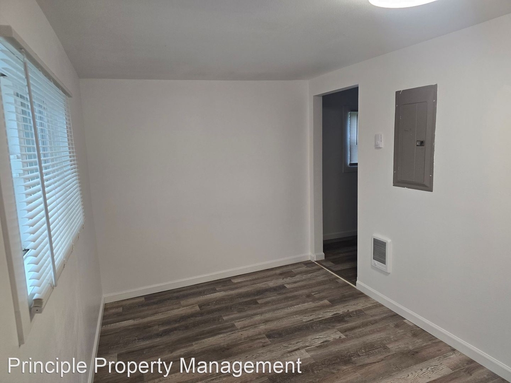 2180 Roosevelt Blvd - Photo 13