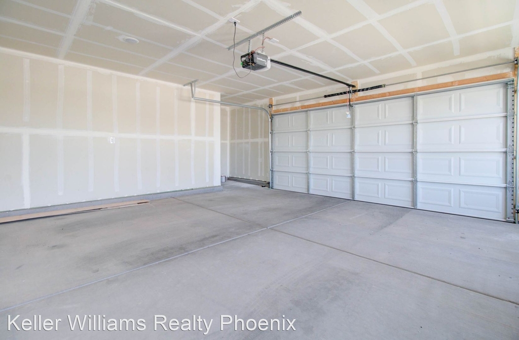 2028 East Velvet Place - Photo 28