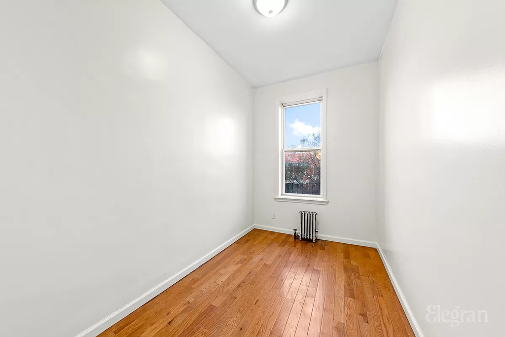 121  East 31st Street - Photo 8