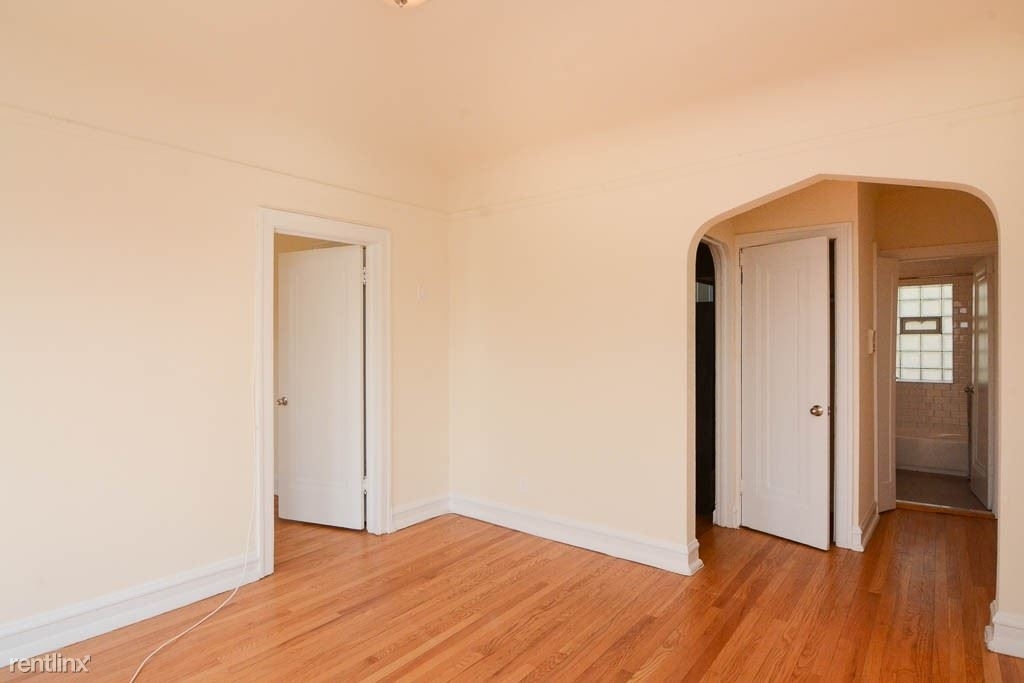 2946 N. Albany, Unit W-6 - Photo 10