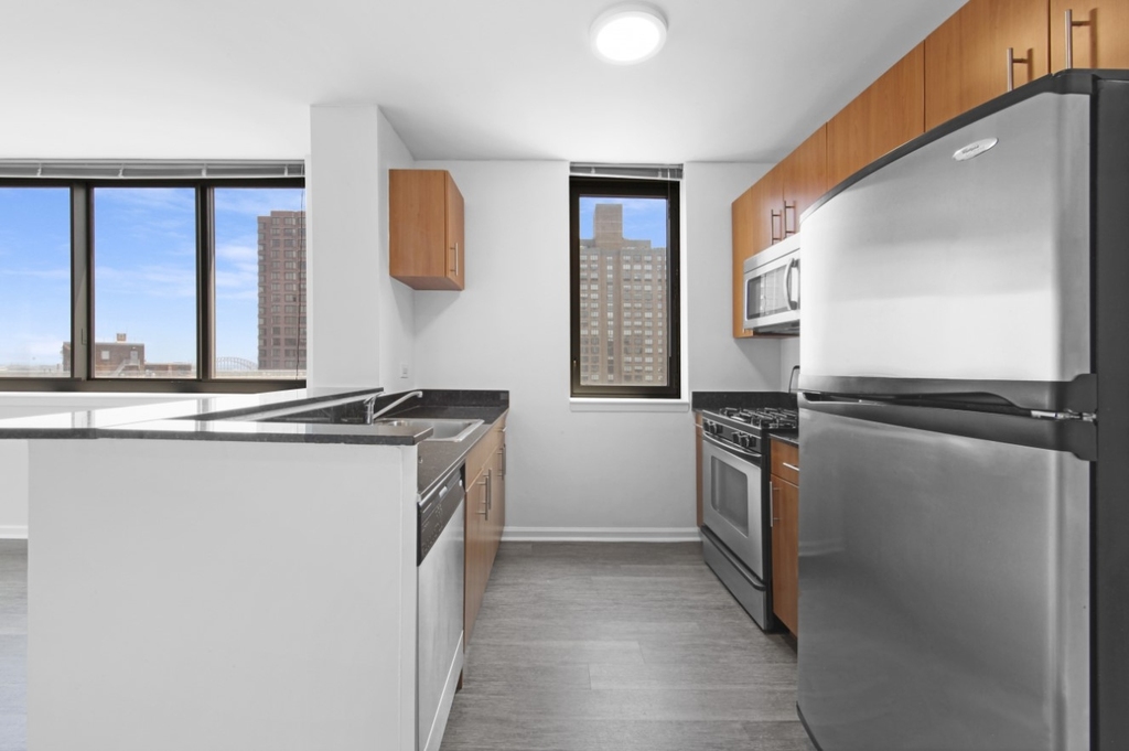 408 East 92nd Street - Photo 3