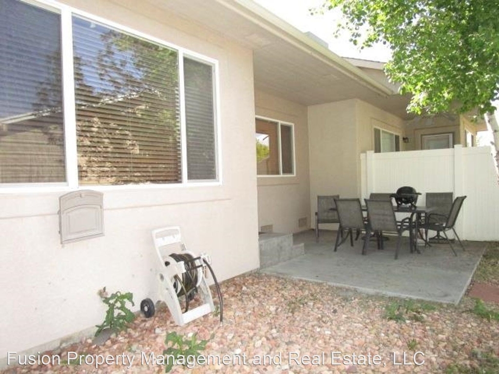 567 Garden Grove Court - Photo 8