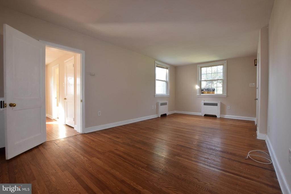 1029 Lafayette Ave - Photo 5