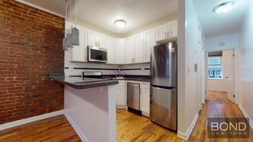 251 West 26th Street - Photo 3