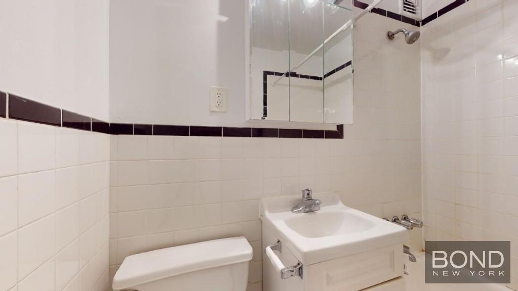 251 West 26th Street - Photo 6