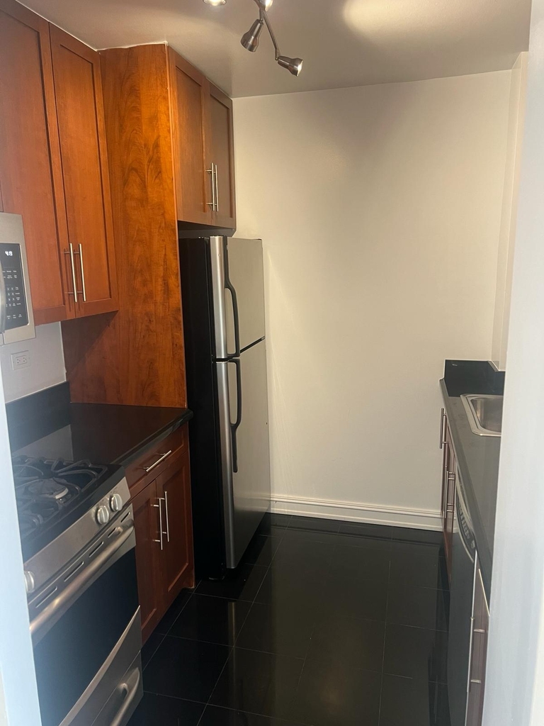 888 8th Avenue - Photo 0