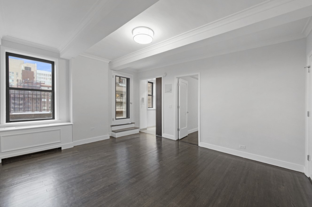 210 West 70th Street, New York. NY, 10023 - Photo 2