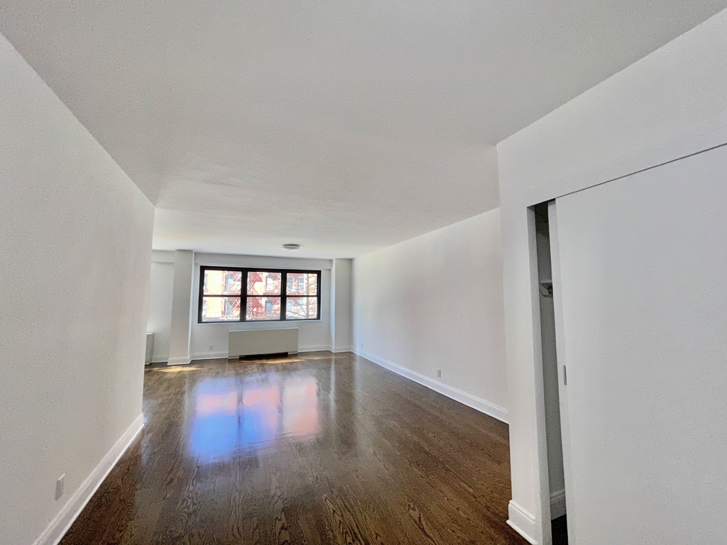 East 88th Street - Photo 1