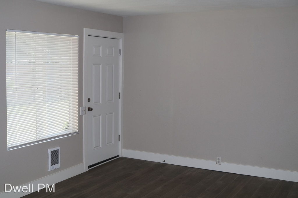 5290 Ne 75th Ave - Photo 1