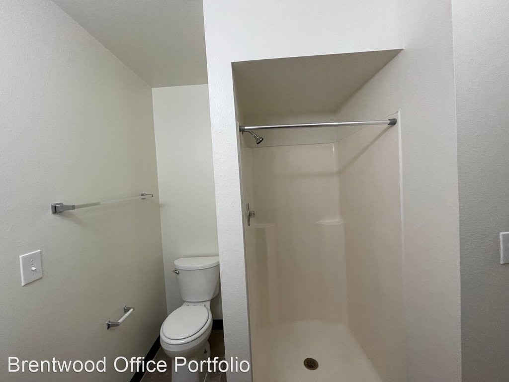 10887 Ustick Rd - Photo 3