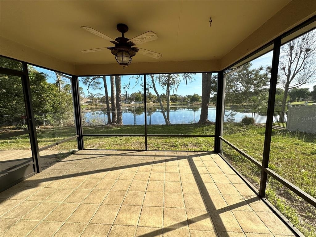 11101 Fountain Lake Boulevard - Photo 1