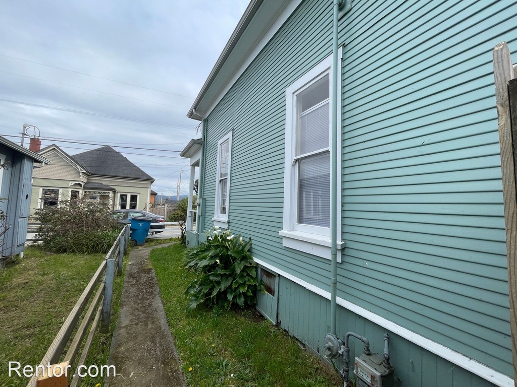 1240 East Avenue - Photo 29